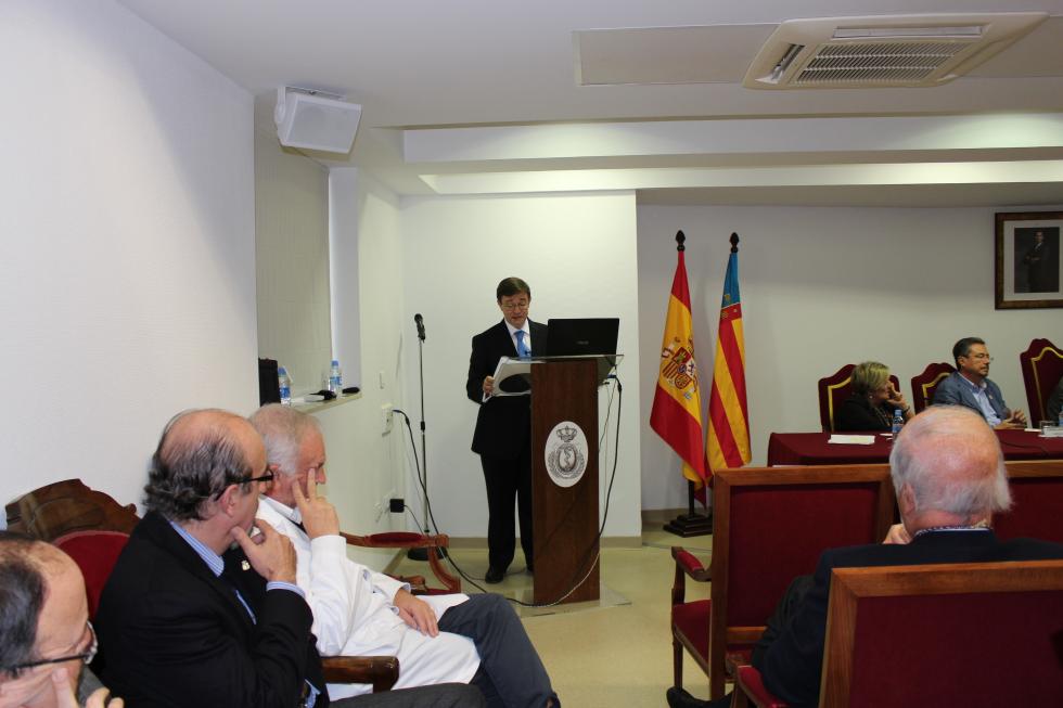 El doctor Cervantes, jefe del servicio de oncología médica del Hospital Clínico, ingresa en la Real Academia de Medicina de la Comunitat Valenciana