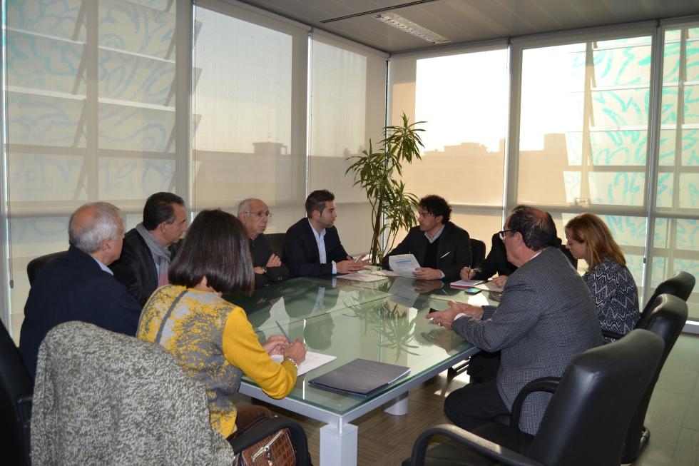 El secretario autonómico de Turisme, Francesc Colomer, se ha reunido con representantes de la Federación de Campings de la Comunitat Valenciana