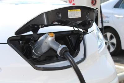 L'Ivace subvenciona la instal·lació de 32 punts de recàrrega per a vehicles elèctrics a Castelló