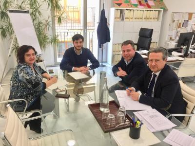 La Generalitat y el Ayuntamiento de  l´Alcúdia de Crespins valoran las necesidades de vivienda en el municipio