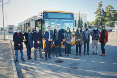 Arcadi España informa sobre el inicio del servicio de autobús lanzadera entre València y los polígonos de la Reva y l'Oliveral para el mes próximo