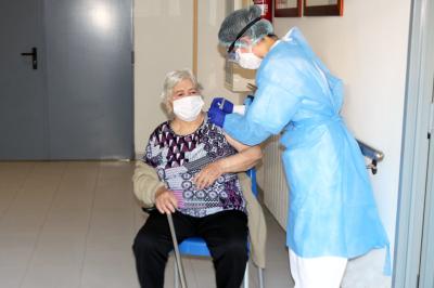 La Comunitat Valenciana administra ya la segunda dosis de la vacuna contra el coronavirus