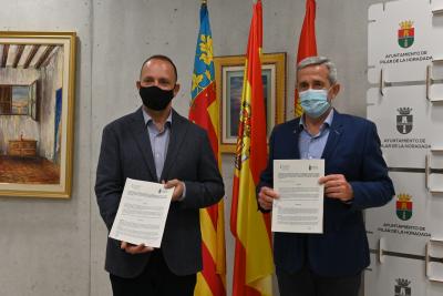 Martínez Dalmau i l'alcalde de Pilar de la Horadada signen un conveni per a crear una oficina Xaloc de finestreta única d'habitatge