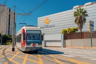 Metrovalencia ofrece servicios especiales de tranvía a Feria Valencia para acudir a los distintos eventos que se celebrarán esta semana