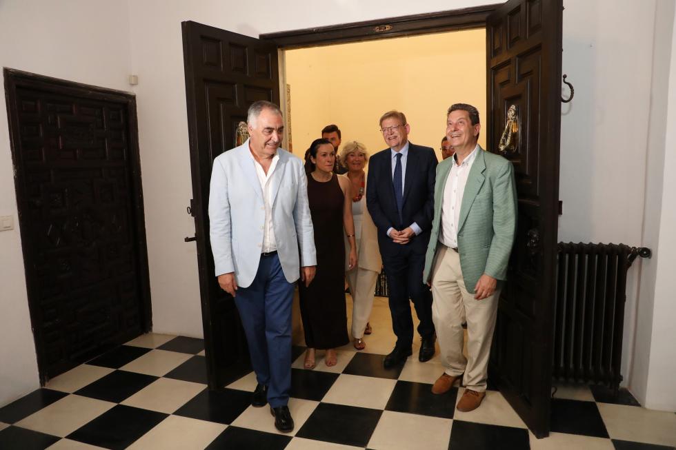 Ximo Puig anuncia en la visita al palau del marqués de Rafal que el Consell licitarà la setmana que ve les obres d’ampliació de l’Hospital Vega ...