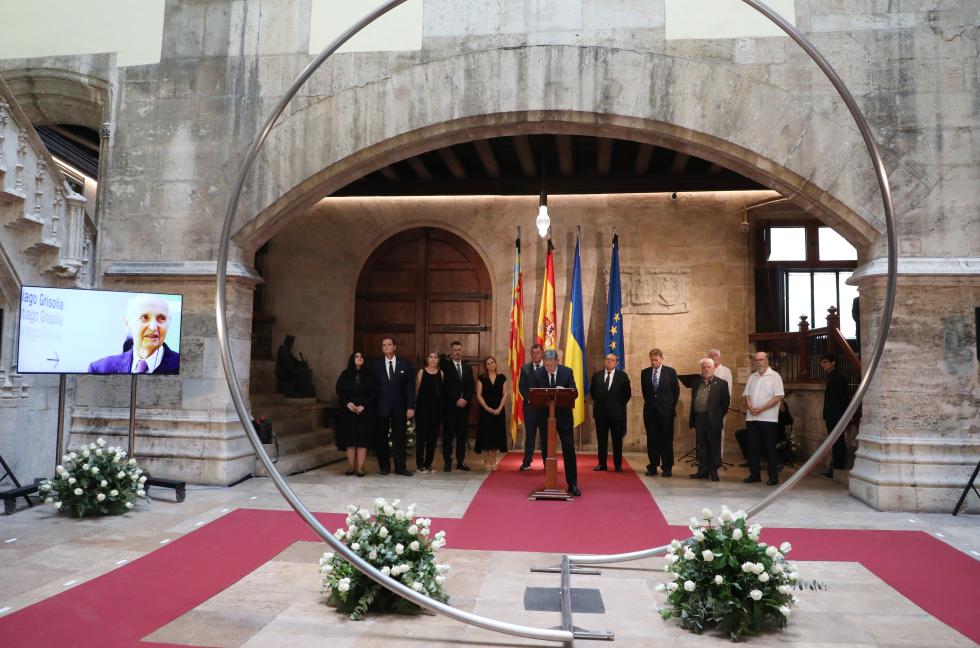 Ximo Puig anuncia la creació dels Premis de la Ciència Valenciana Santiago Grisolía