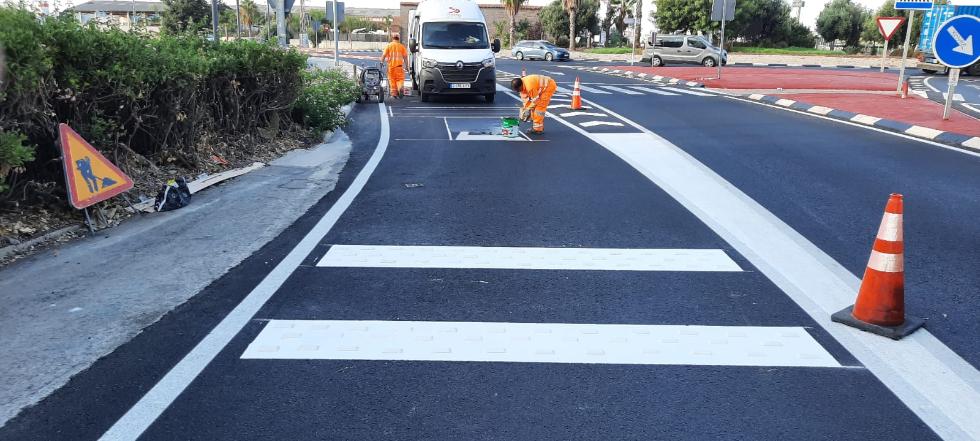 Obras Públicas mejora el acceso para peatones y vehículos a la zona industrial del Albal por el Camí dels Cahuets