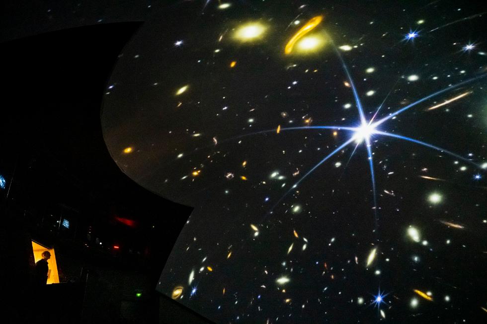 L’Hemisfèric projecta en la seua pantalla còncava de 900 metres la primera imatge captada pel telescopi espacial James Webb