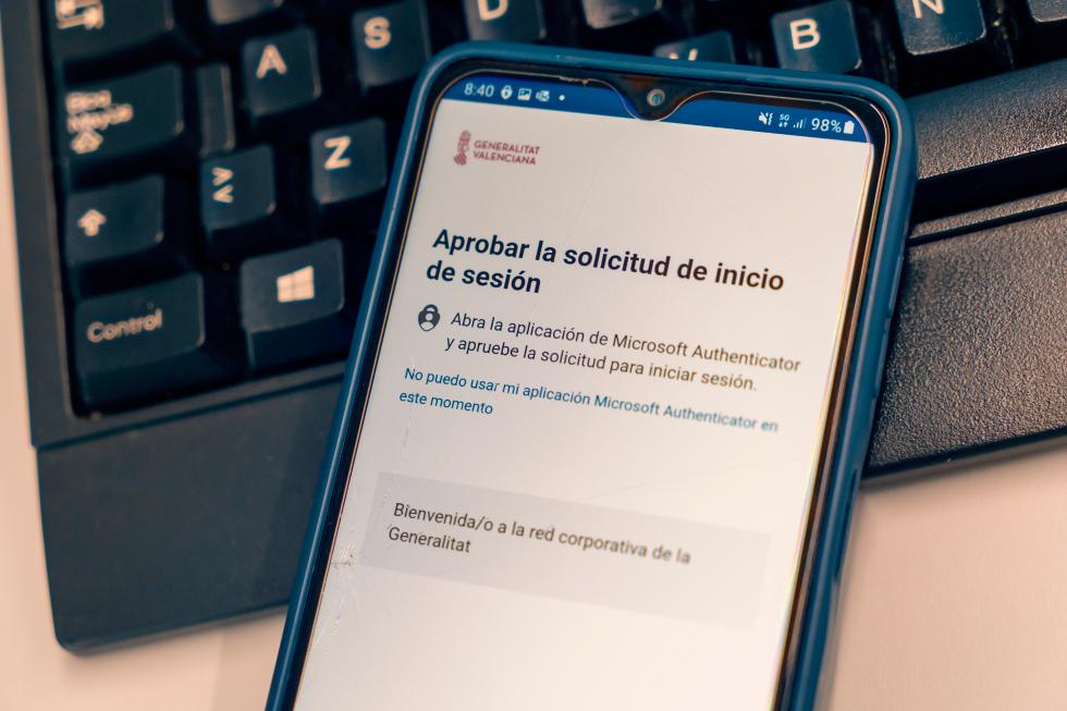 La Generalitat implanta el doble factor de autenticación para mejorar la ciberseguridad en las conexiones desde el exterior