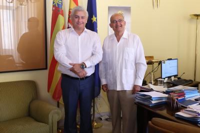 El secretario autonómico para la Unión Europea se ha reunido con el cónsul de Perú en València