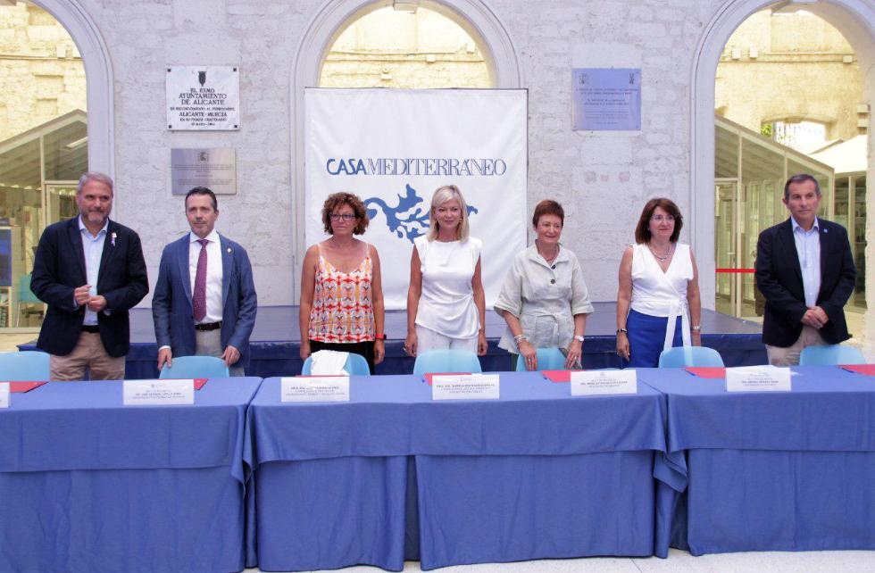 Bravo y Bueno firman un convenio con las universidades públicas para la movilidad laboral de las víctimas de violencia de género