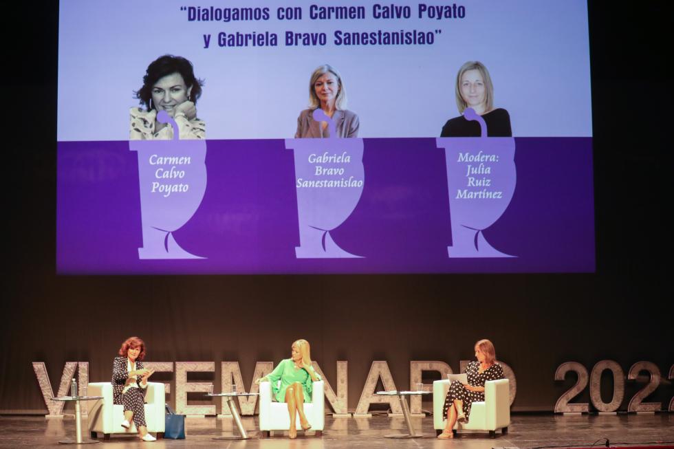 Bravo destaca l'estratègia abolicionista valenciana en un diàleg amb Carmen Calvo