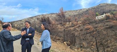 Colomer visita las zonas afectadas por el incendio de Les Useres y remarca “la necesidad de ...