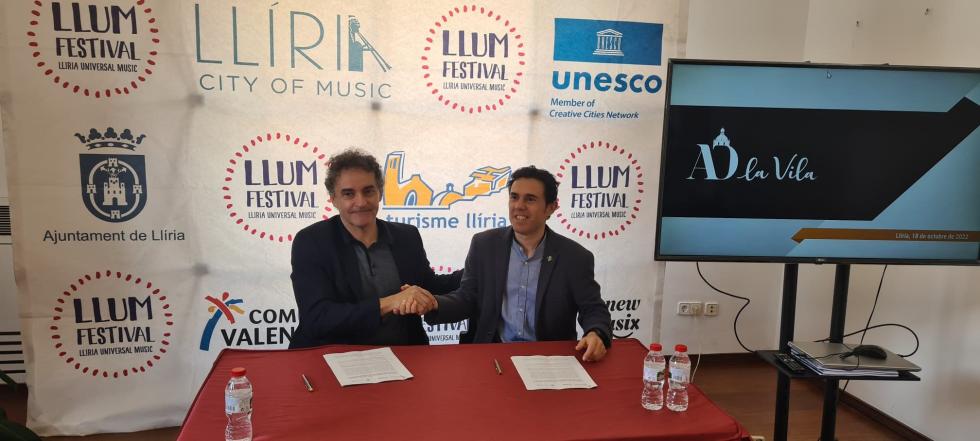 Colomer firma un convenio con el Ayuntamiento de Llíria para promocionar el producto turístico del municipio a través de la música