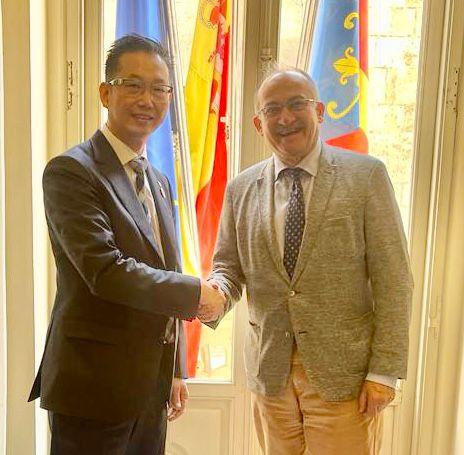 El secretari autonòmic per a la UE s'ha reunit amb representants de l'Associació d'Empresaris Xinesos de Fujian a la Comunitat Valenciana