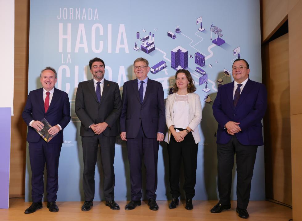 Ximo Puig anuncia una inversión de 316 millones de euros en Alicante para impulsar la movilidad sostenible y “mejorar la cohesión social y ...