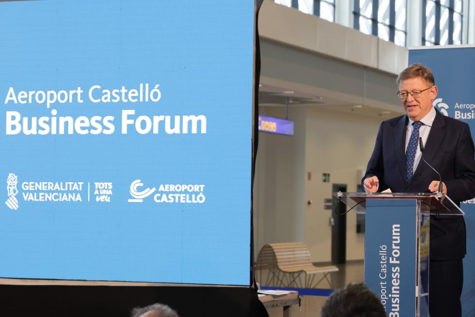 Ximo Puig anuncia que el Aeropuerto de Castellón va a impulsar la creación de una incubadora de empresas de la Agencia Espacial Europea