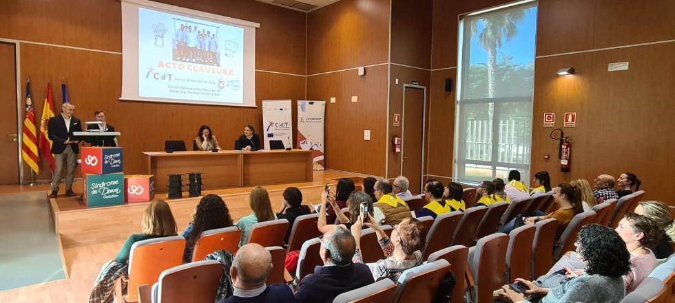 Entrega de diplomas a personas con discapacidad intelectual en el CdT de Castelló