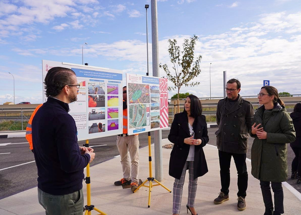 La Conselleria de Obras Públicas habilita un nuevo aparcamiento para uso de vehículos compartidos en el enlace de la CV-10 con la CV-17 en Castelló