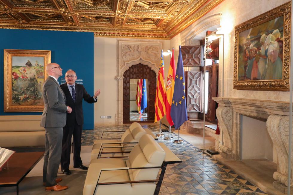 El secretario autonómico para la Unión Europea y Relaciones Externas, Joan Calabuig, se reúne con el nuevo embajador de los Países Bajos en España