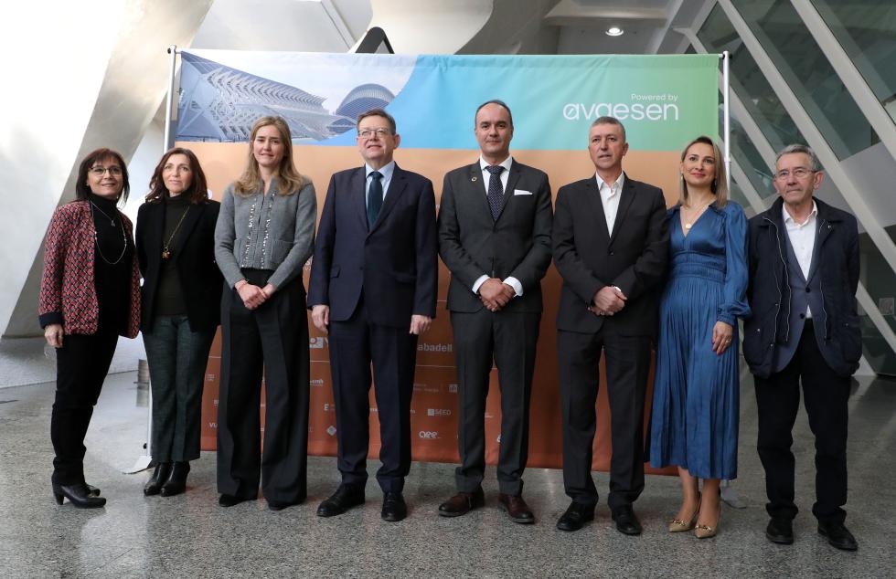 Ximo Puig avanza que la Comunitat Valenciana ya tiene asignados 800 millones de euros del Next Generation ligados a movilidad sostenible, ...