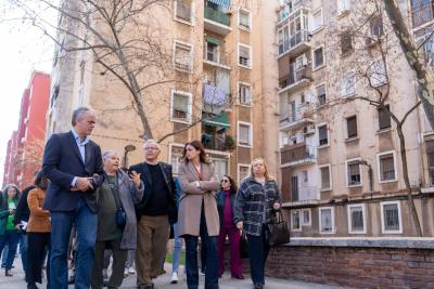 El vicepresident segon i l’alcalde de València visiten el grup Mare de Déu dels Desemparats, que, junt amb el de Tendedes, rebrà ajudes per a la ...
