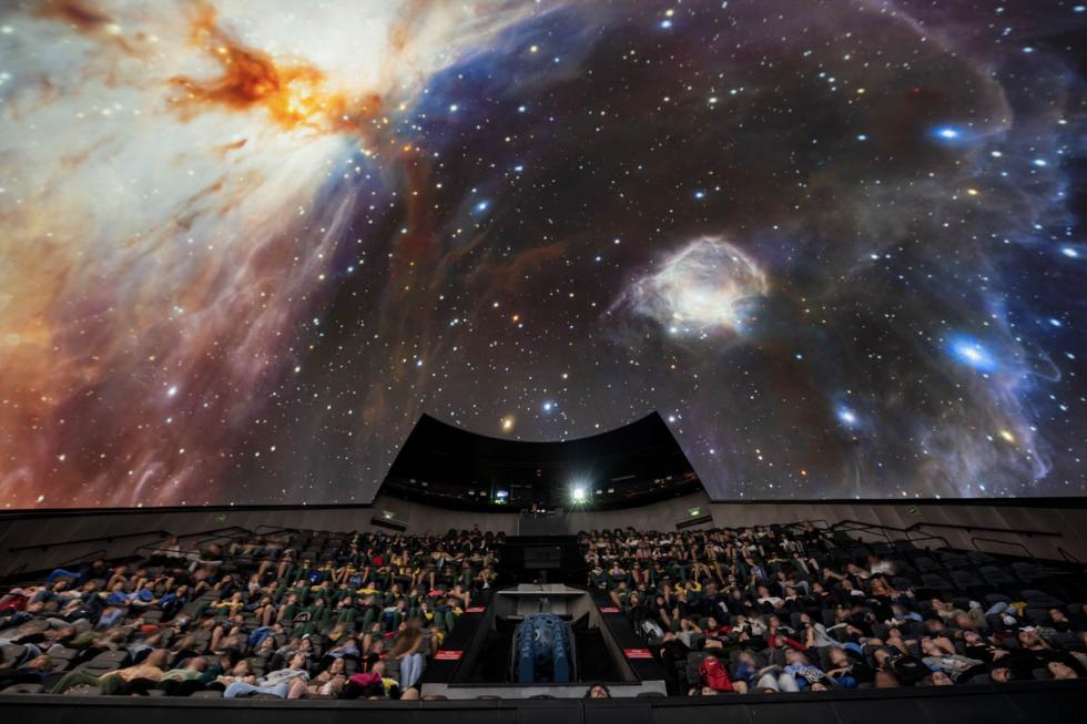 Més de 2.100 persones han assistit al planetari per a veure en directe ‘Les Nocturnes d’hivern’ de l’Hemisfèric