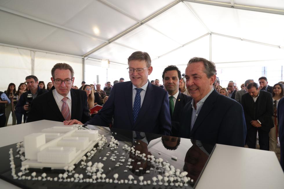 Ximo Puig anuncia que el nou hospital Arnau de Vilanova serà tres vegades més gran que l’actual, es construirà a Paterna i tindrà una inversió de ...