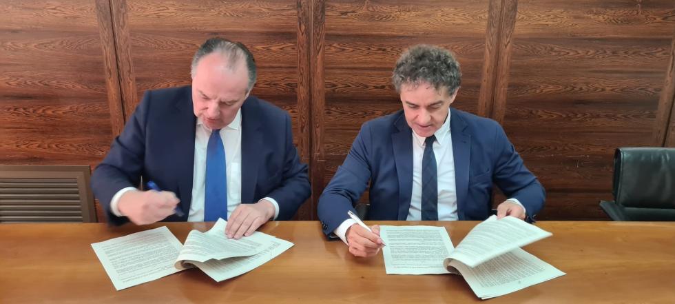 Signatura conveni de col·laboració entre Turisme CV i el Consell de Cambres de la Comunitat Valenciana