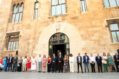 El Consell guarda tres minutos de silencio por el asesinato machista de Ilham y muestra la unidad de la sociedad valenciana frente a la violencia ...