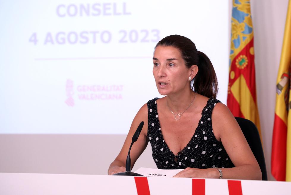 Ruth Merino: “El Consell congela les taxes universitàries per a continuar fent costat a les famílies”