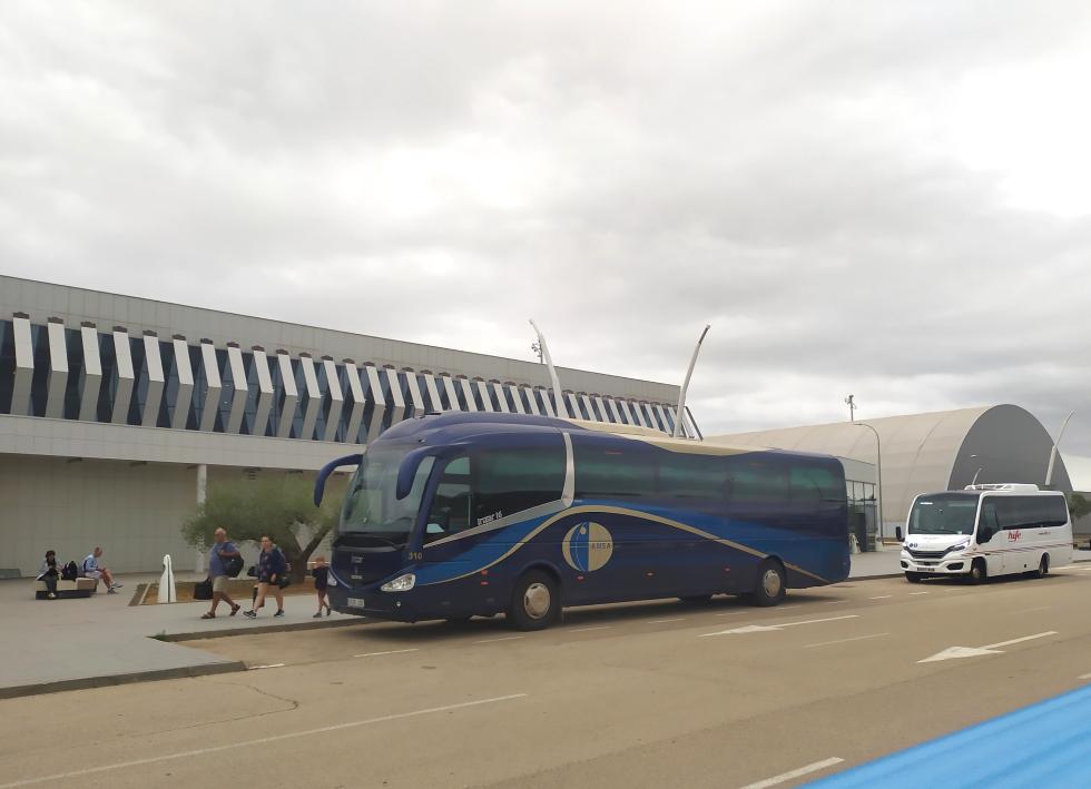 El servei d'autobús de l'aeroport de Castelló manté la connexió amb València al setembre i octubre per a diverses rutes internacionals