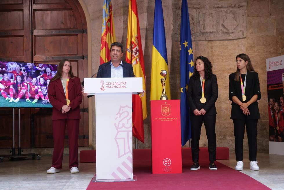 Carlos Mazón destaca que la Selecció Espanyola de Futbol s'ha convertit en “referent” i “revulsiu” per al suport institucional a l'esport femení