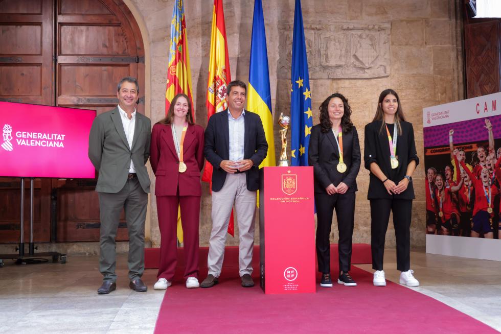 Carlos Mazón destaca que la Selecció Espanyola de Futbol s'ha convertit en “referent” i “revulsiu” per al suport institucional a l'esport femení