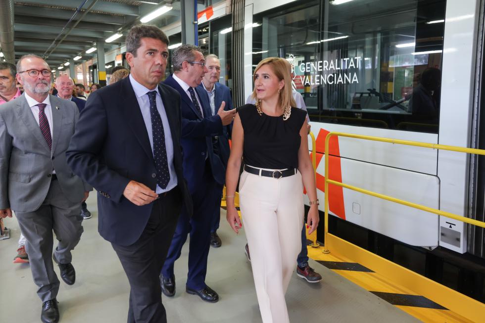 Carlos Mazón afirma que s'obri una “nova etapa” de “grans inversions” per a afermar “en l'avantguarda” el transport públic de la província d'Alacant