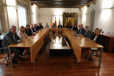 Ruth Merino trasllada a totes les entitats financeres col·laboradores de la Generalitat la voluntat del Consell de continuar cooperant