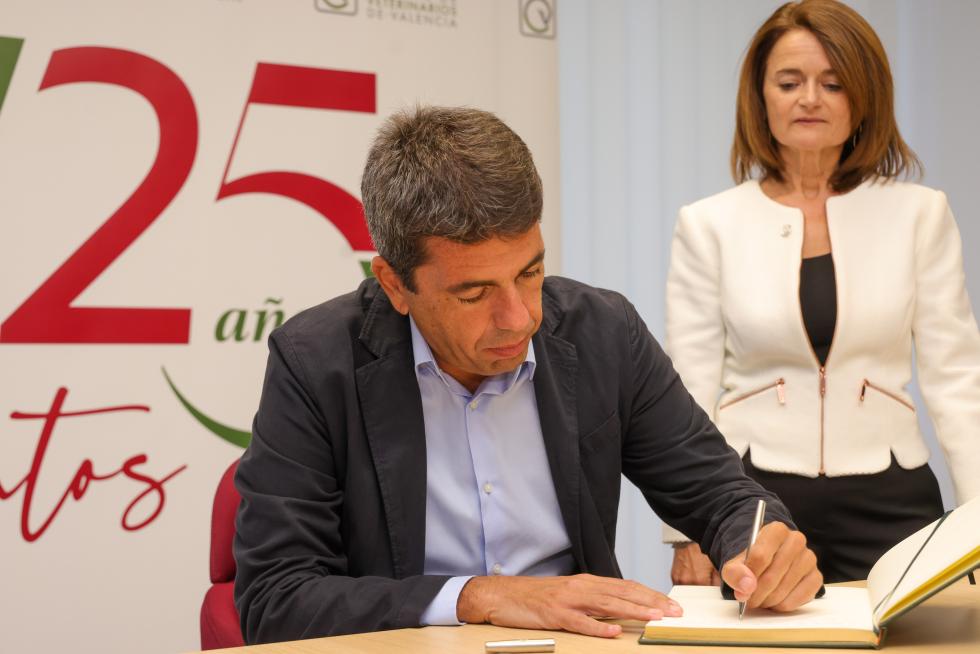 Mazón destaca el compromís i col·laboració del Consell amb el Col·legi Oficial de Veterinaris de València