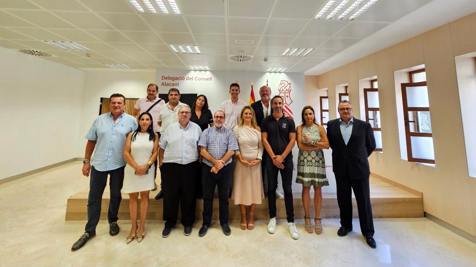 Reunión Nuria Montes con representantes del alojamiento turístico de la Comunitat Valenciana