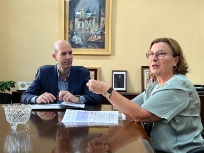 La delegada del Consell en Alicante se reúne con el equipo de gobierno de Catral para conocer las principales demandas del municipio