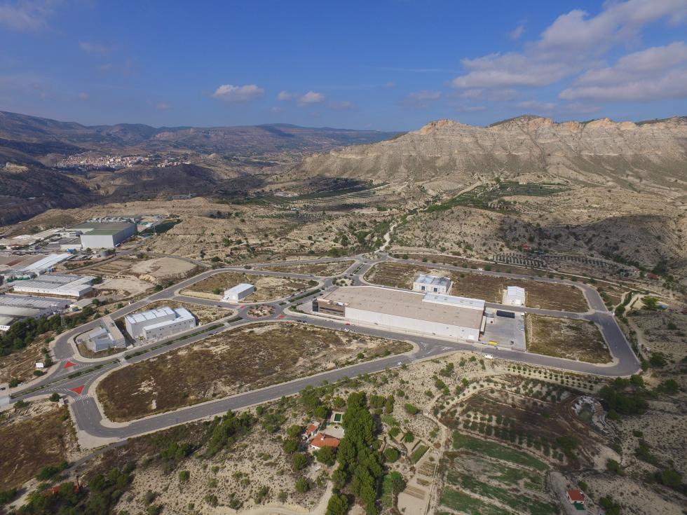 Imagen del artículo El Ivace adjudica en Jijona 900 metros cuadrados de suelo industrial a una empresa de producción y distribución de productos alimentarios