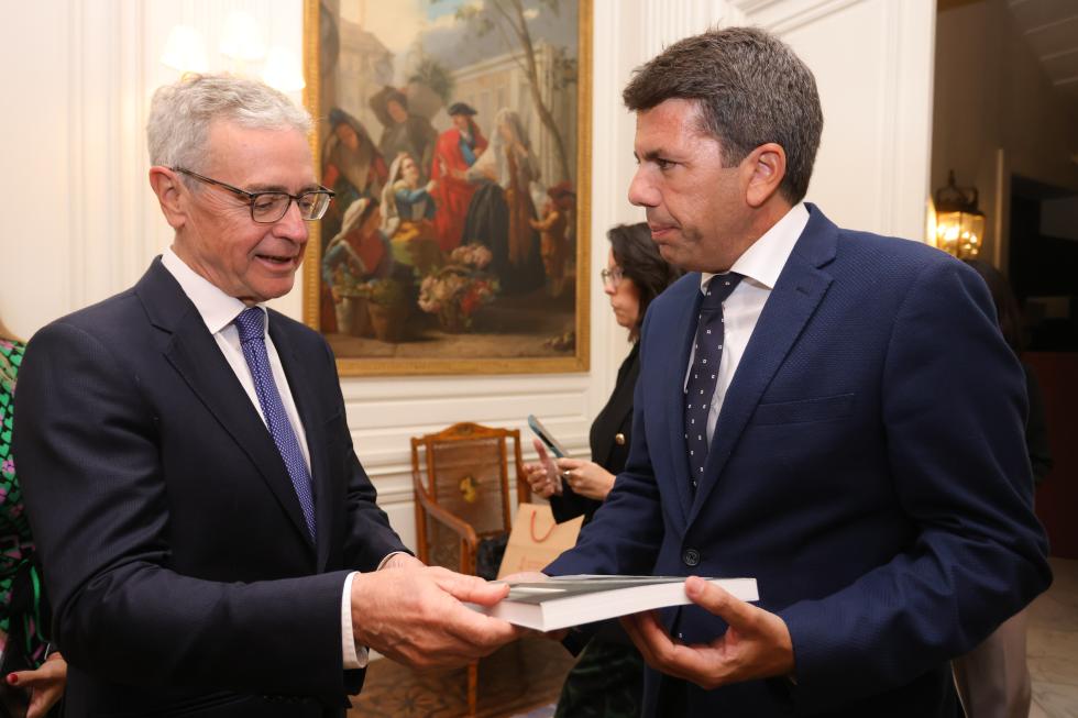 Carlos Mazón asiste a la recepción de la Embajada de España en Londres
