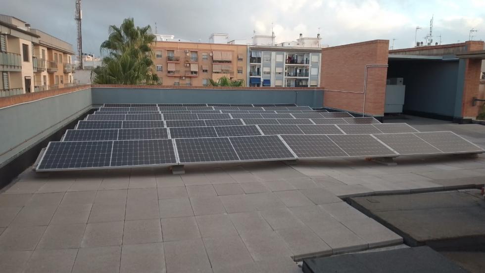 Justícia finalitza la instal·lació de 61 panells fotovoltaics per a autoconsum a la seu judicial de Carlet