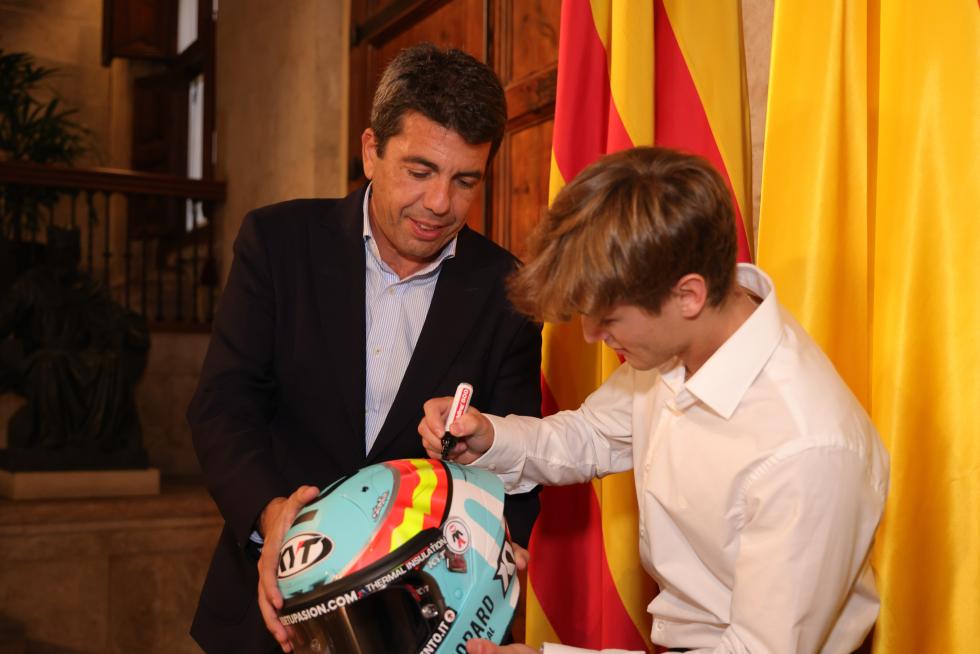 Carlos Mazón ha recibido al campeón del mundo de Moto 3, Jaume Masià