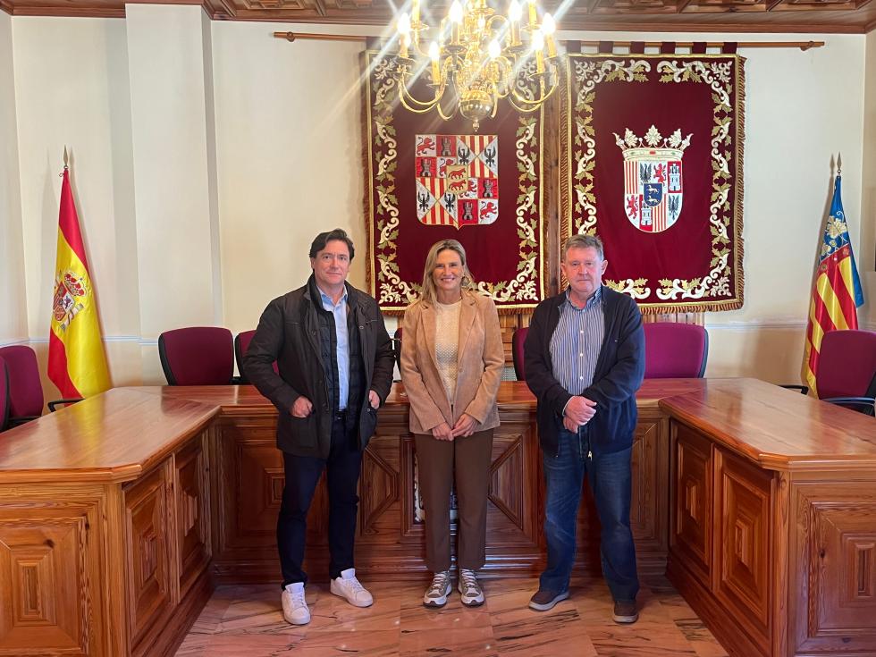 La delegada del Consell en Castellón y el director general de Administración Local visitan las localidades de Cortes de Arenoso y Villahermosa del Río