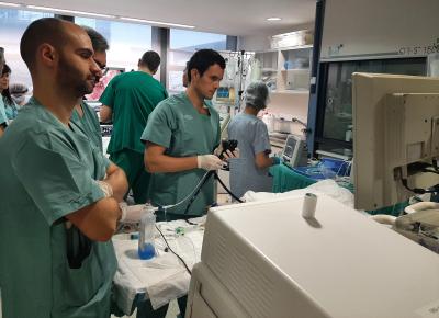 Medicina Digestiva de l’Hospital Clínic de València forma especialistes d’Espanya i Portugal en dos noves tècniques endoscòpiques