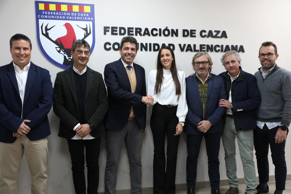 Carlos Mazón es reunix amb la presidenta de la Federació de Caça de la Comunitat Valenciana