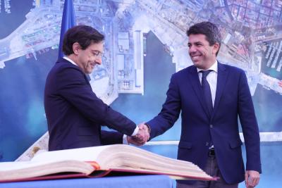 Carlos Mazón reivindica el desarrollo tecnológico, turístico y de mercancías del puerto de Alicante
