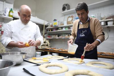 Carlos Mazón ha visitat la pastisseria artesana Dulces Martín