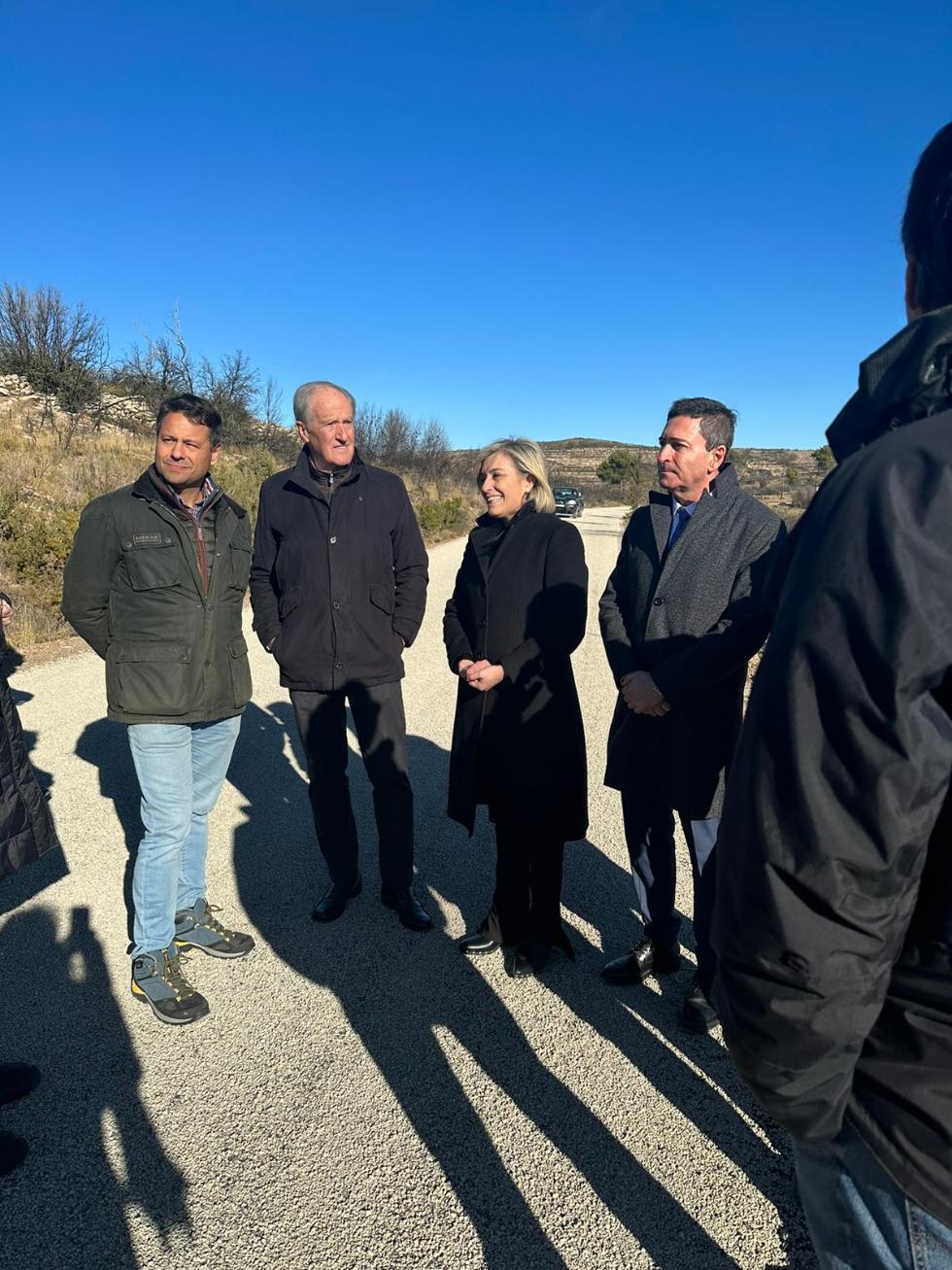 Elisa Núñez inaugura les obres de millora de 212 quilòmetres de pistes forestals en 32 municipis de l'interior de Castelló per a previndre els ...