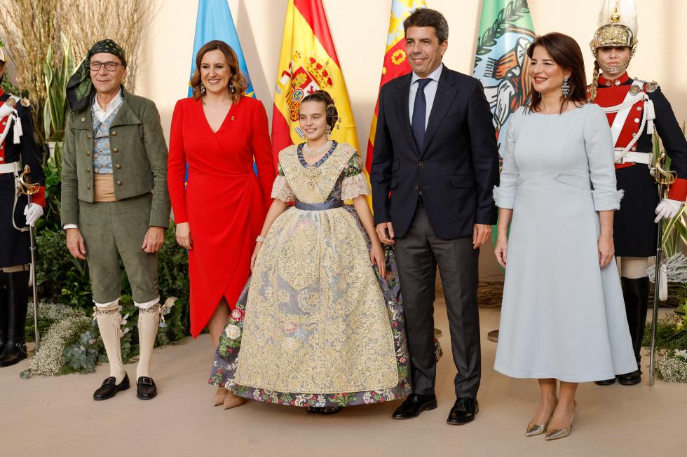 Imagen del artículo Carlos Mazón acompaña a Marina García en su exaltación como Fallera Mayor Infantil de València